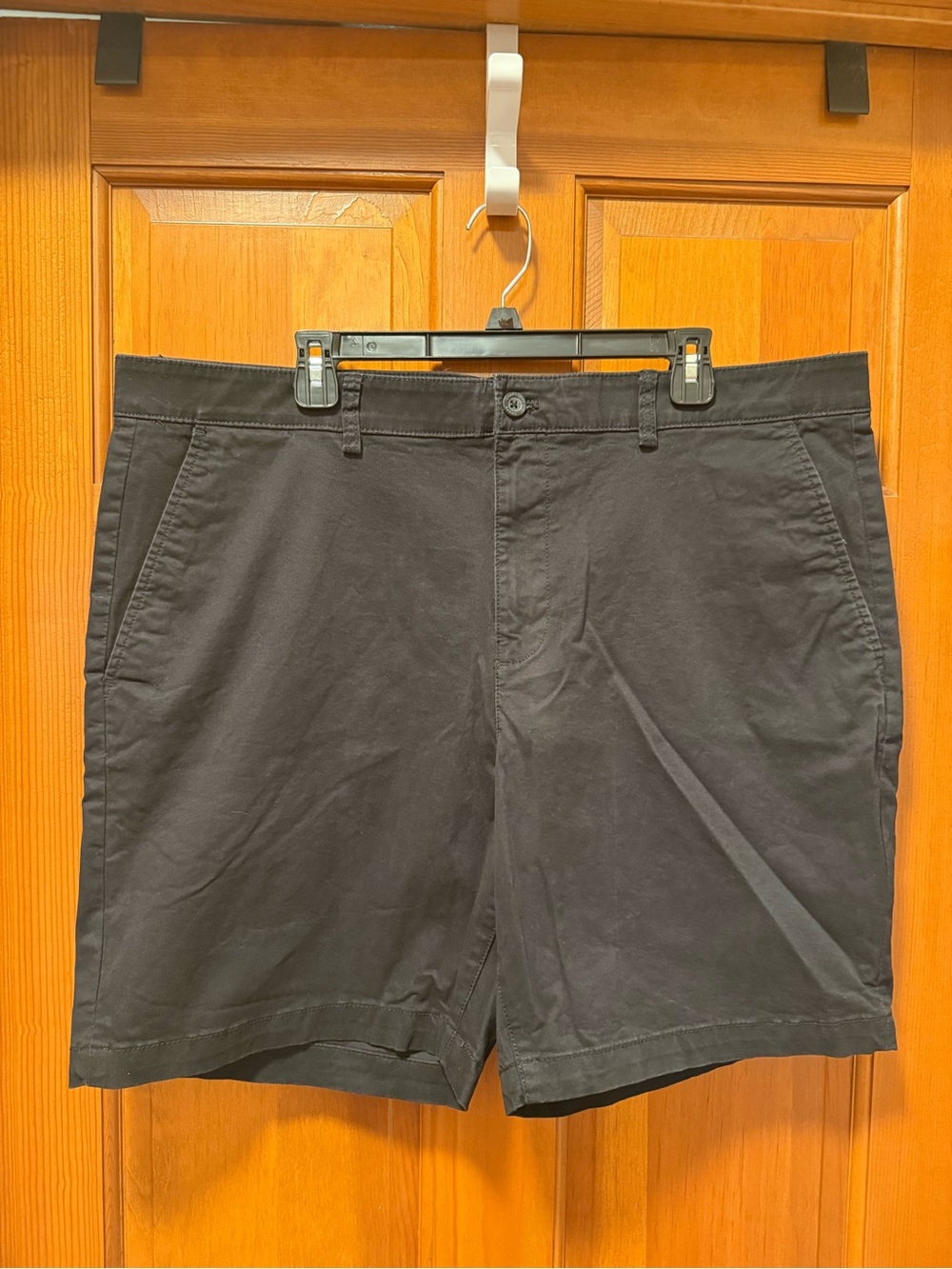 Men’s Chaps Black Flat Front Shorts Size 40